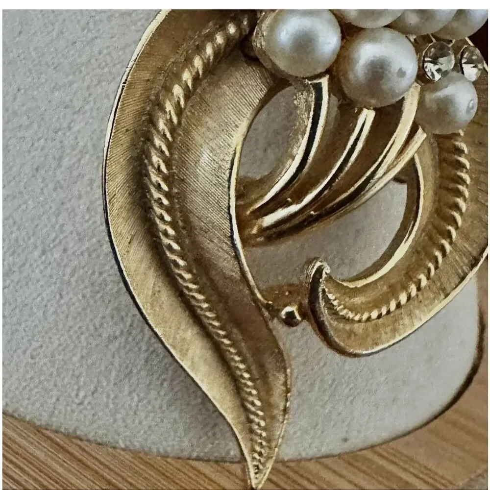 Trifari crown vintage